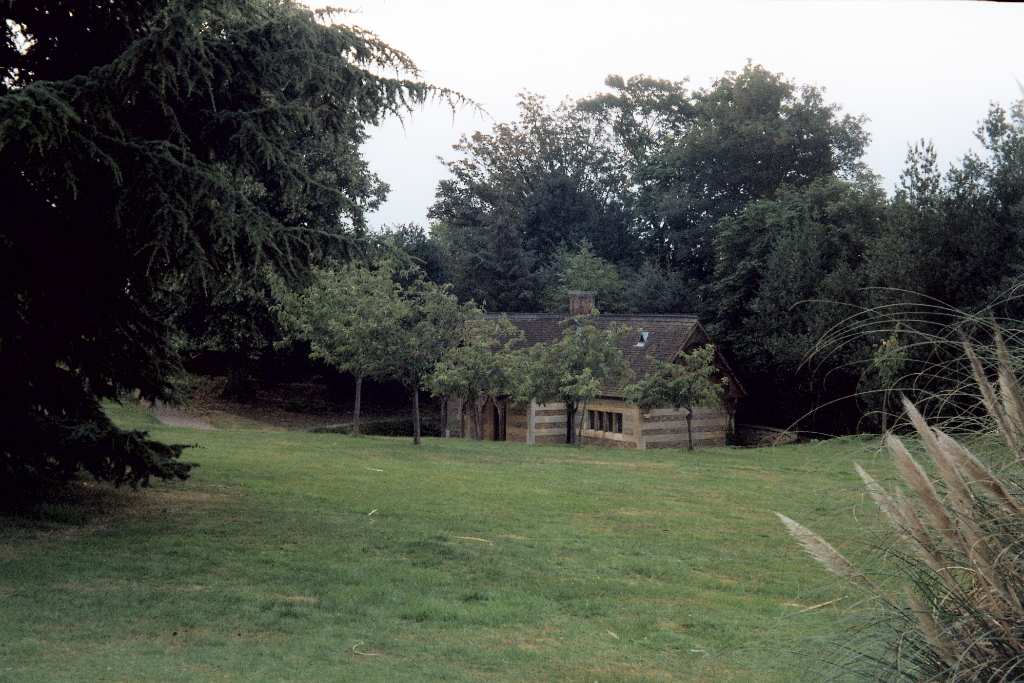 Milk cottage near Bapsey Pond